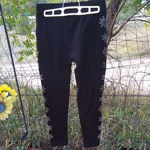 Elegant Black Snowflake Women's Leggings